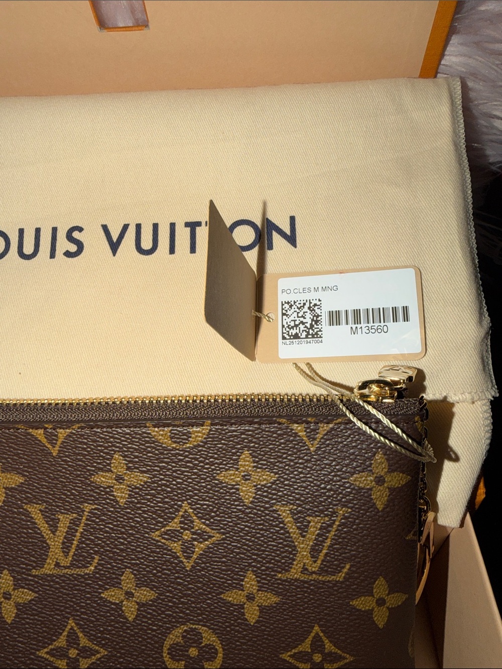 New Louis Vuitton Monogram Cles Key pouch size M - Picture 2 of 7